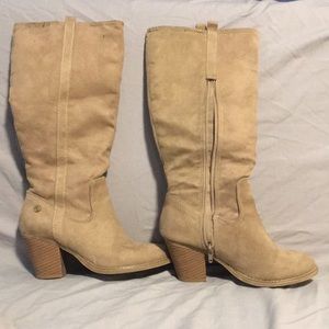 Makalu Suede Boots